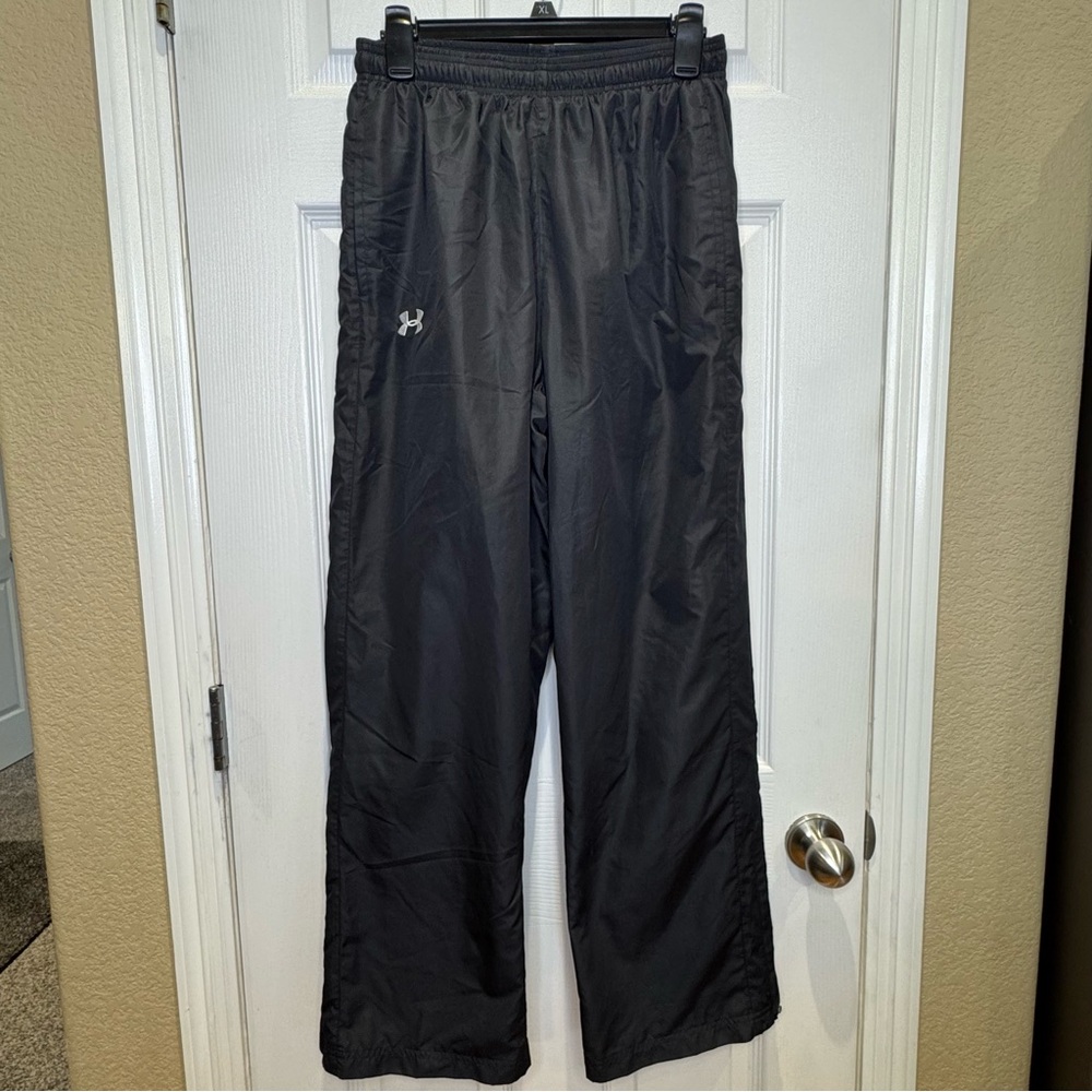 Under Armour Men's Medium Black Lightweight Track Pants Zippered Leg 96510
